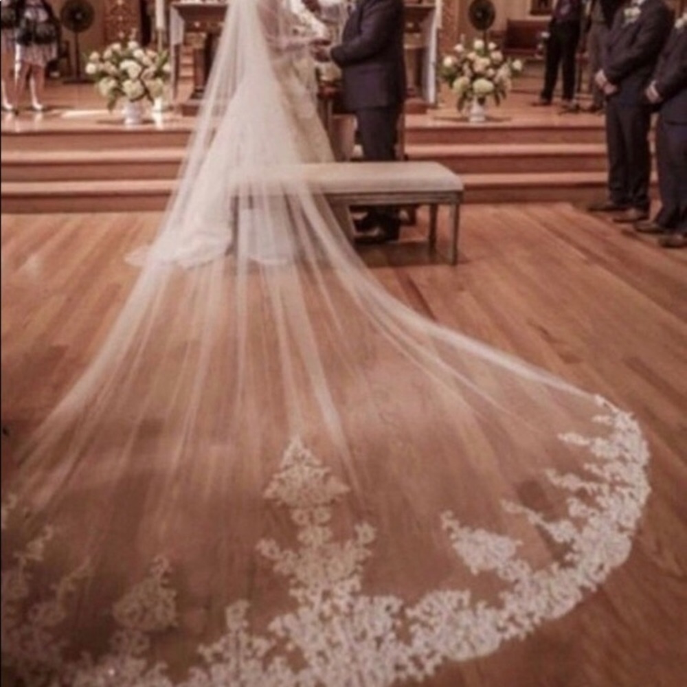 A cathedral length wedding Veil